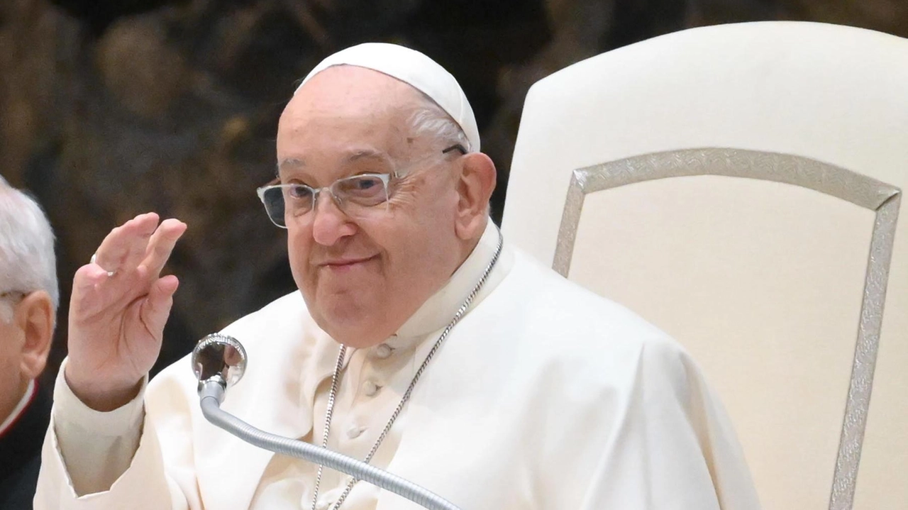 Papa Francesco ha scritto una lettera alla casa di riposo per congratularsi dell’impegno per i più deboli Papa Francesco ha scritto una lettera alla casa di riposo per congratularsi dell’impegno per i più deboli