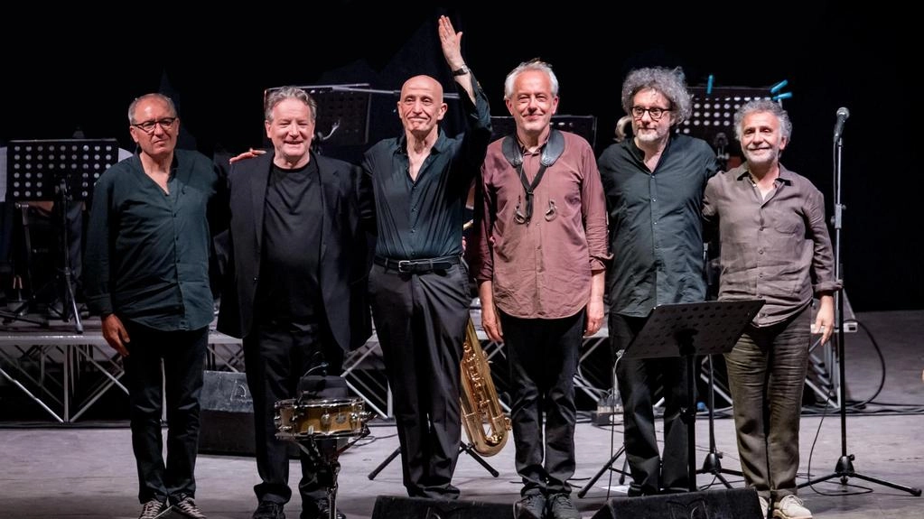 Grande Orchestra Avion Travel diretta da Angelo Valori