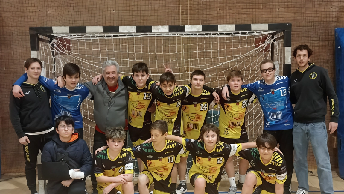 La squadra della Pallamano Prato under 14,. presente. al Festival della Pallamano La squadra della Pallamano Prato under 14,. presente. al Festival della Pallamano