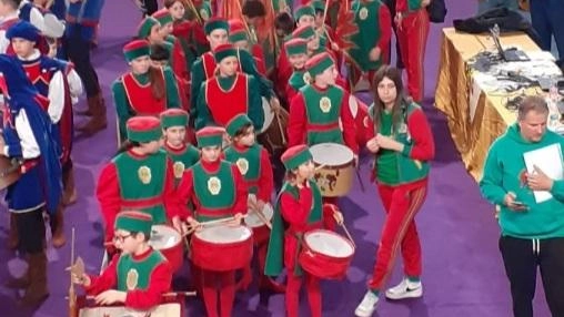 Ripa festeggia i suoi giovani atleti, sbandieratori e musici, che domenica hanno fatto il loro esordio stagionale con successo.... Ripa festeggia i suoi giovani atleti, sbandieratori e musici, che domenica hanno fatto il loro esordio stagionale con successo....