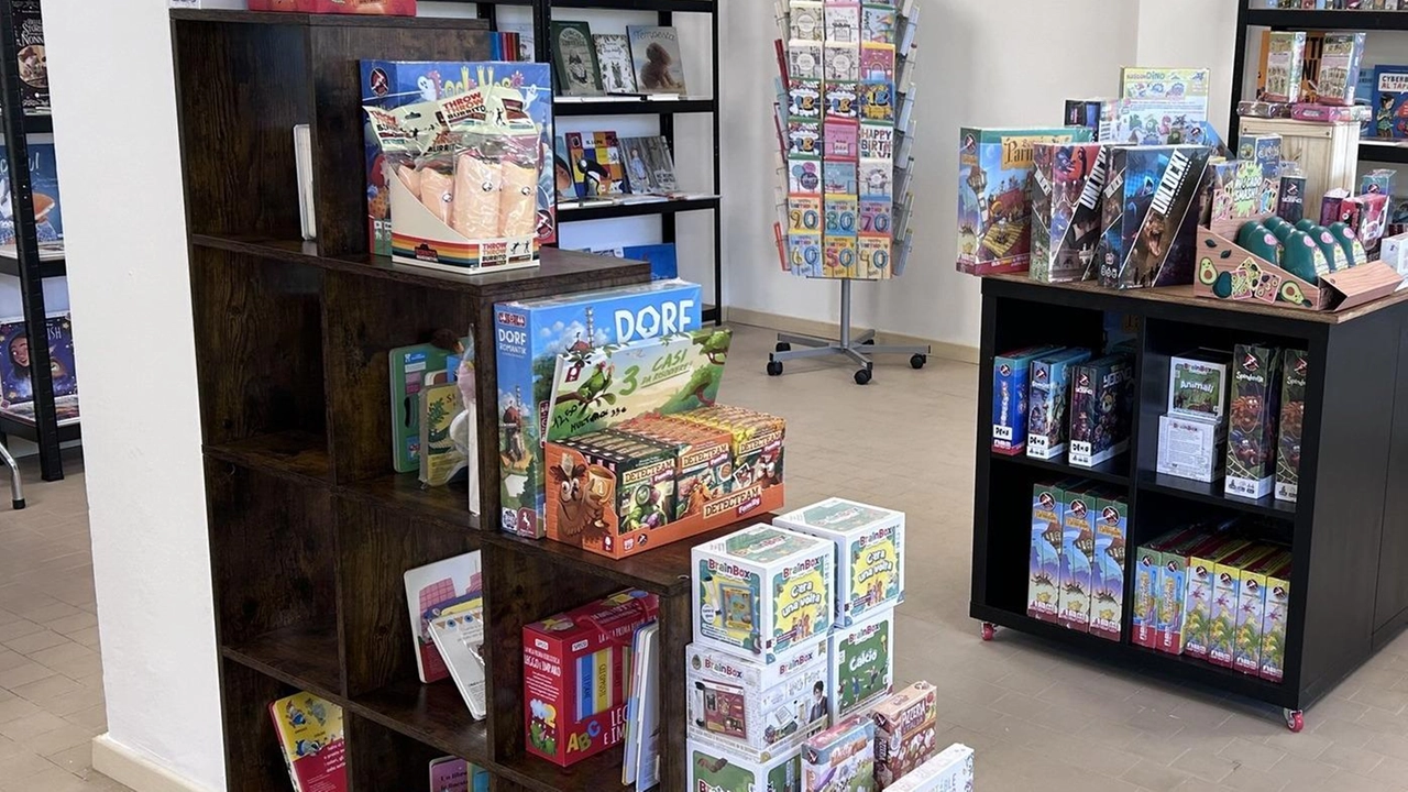 Incontri culturali alla libreria La Storia Infinita di Capannori: oggi presentazione per bambini e domani dialogo sulla narrativa per adulti. Ricavato devoluto all'associazione "A code unite Onlus". Incontri culturali alla libreria La Storia Infinita di Capannori: oggi presentazione per bambini e domani dialogo sulla narrativa per adulti. Ricavato devoluto all'associazione "A code unite Onlus".