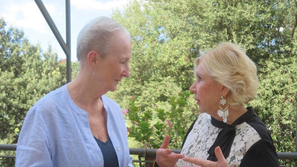L’attrice americana Kathleen Chalfan, premiata a Venezia nella sezione Orizzonti, con Maria Pia Corbelli L’attrice americana Kathleen Chalfan, premiata a Venezia nella sezione Orizzonti, con Maria Pia Corbelli