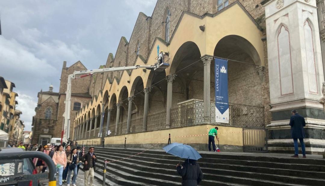 maltempo a firenze rimosse alcune bocche di leone in pietra da santa croce da Lanazione.it maltempo a firenze rimosse alcune bocche di leone in pietra da santa croce