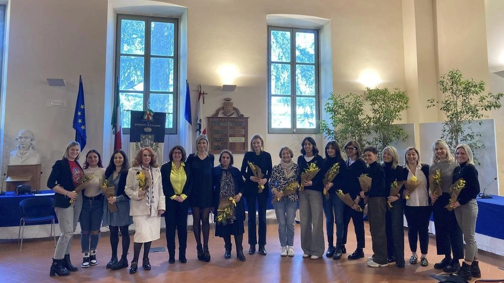 La cerimonia dedicata alle donne di Poggio a Caiano. si è tenuta, nei giorni scorsi, in palazzo comunale. Presenti la vicesindaco Diletta Bresci e l’assessore Patrizia Cataldi La cerimonia dedicata alle donne di Poggio a Caiano. si è tenuta, nei giorni scorsi, in palazzo comunale. Presenti la vicesindaco Diletta Bresci e l’assessore Patrizia Cataldi