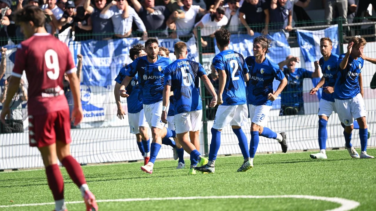 La gioia del gol davanti ai tanti tifosi in trasferta Foto Alcide