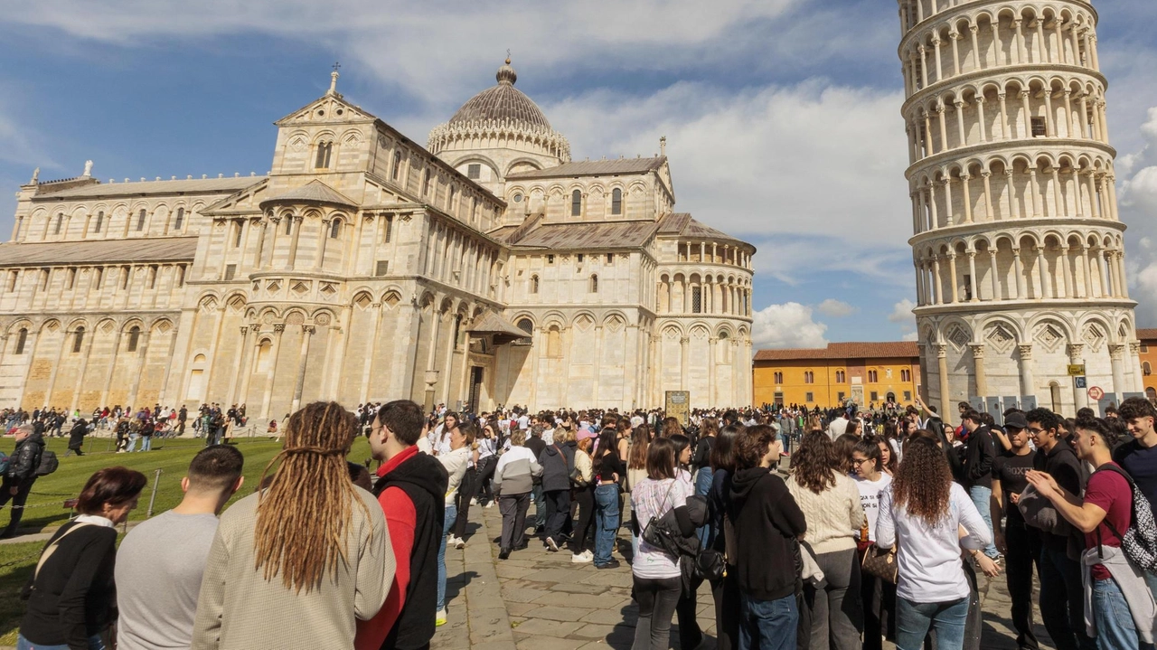 La Torre vicino a cui sono passati in questi mesi gli aerei (. Del Punta per Valtriani La Torre vicino a cui sono passati in questi mesi gli aerei (. Del Punta per Valtriani
