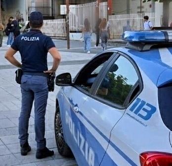 https://www.lanazione.it/image-service/view/acePublic/alias/contentid/NWJlYmUxNGItYmJjOS00/0/il-siulp-a-siena-nessun-agente-insostenibile.jpeg