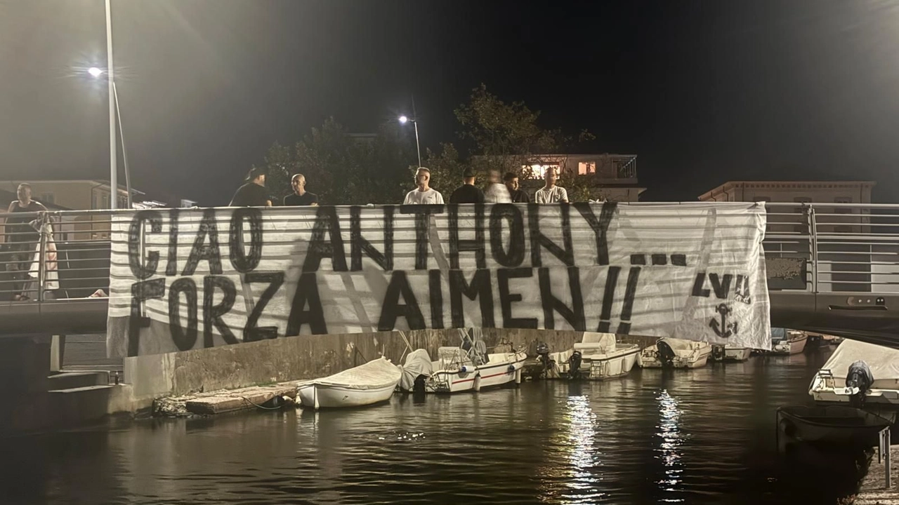 ‘Ciao Anthony, forza Aimen!’, l’abbraccio dei ragazzi del Varignano. Stretti nel dolore e nella speranza