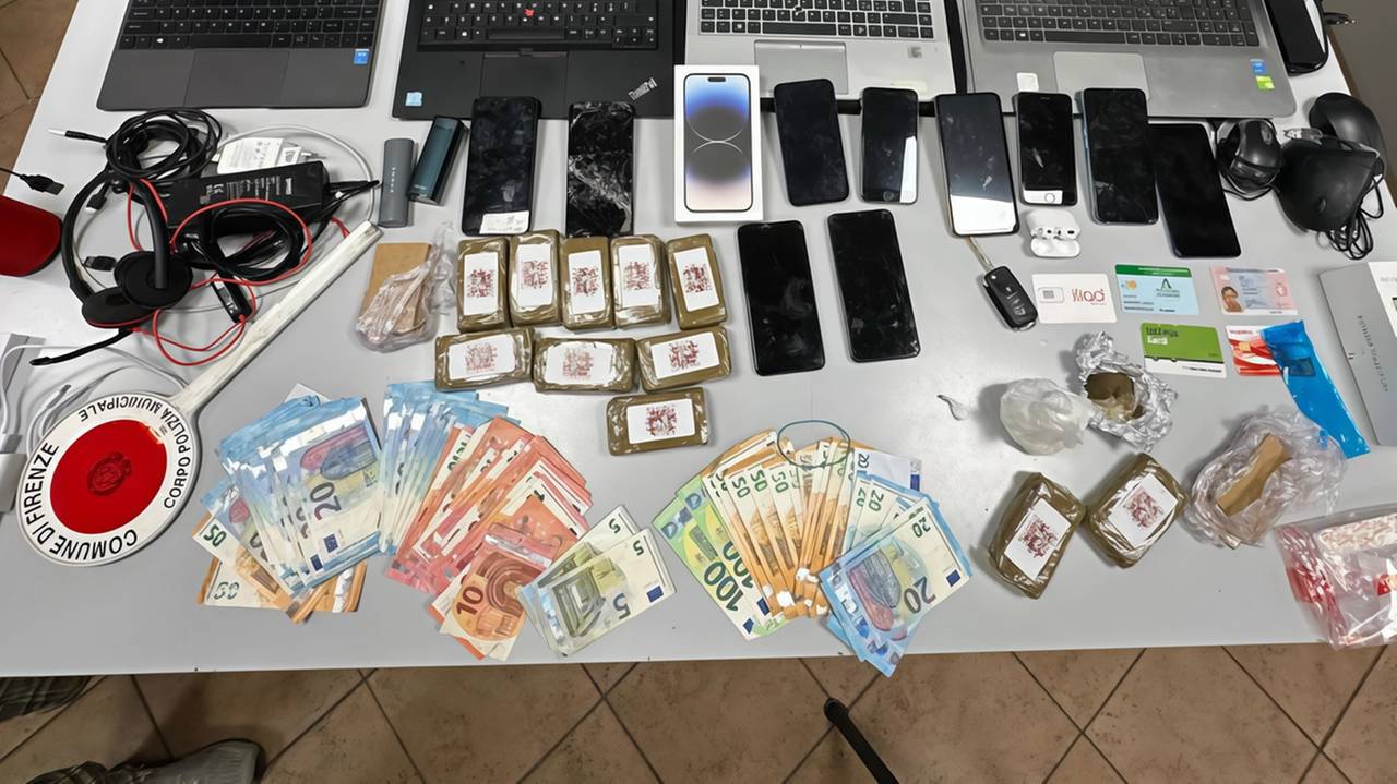 Hashish e cocaina nel suo capanno. Perquisizioni dopo un controllo su un’auto Hashish e cocaina nel suo capanno. Perquisizioni dopo un controllo su un’auto