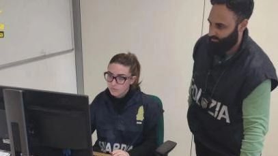 Indagato un cinquantasettenne originario della Sicilia. Negli anni ha messo a segno raggiri e portato alla bancarotta molte aziende. A Montemurlo era in possesso di ben 13 terreni intestati ai suoi familiari.