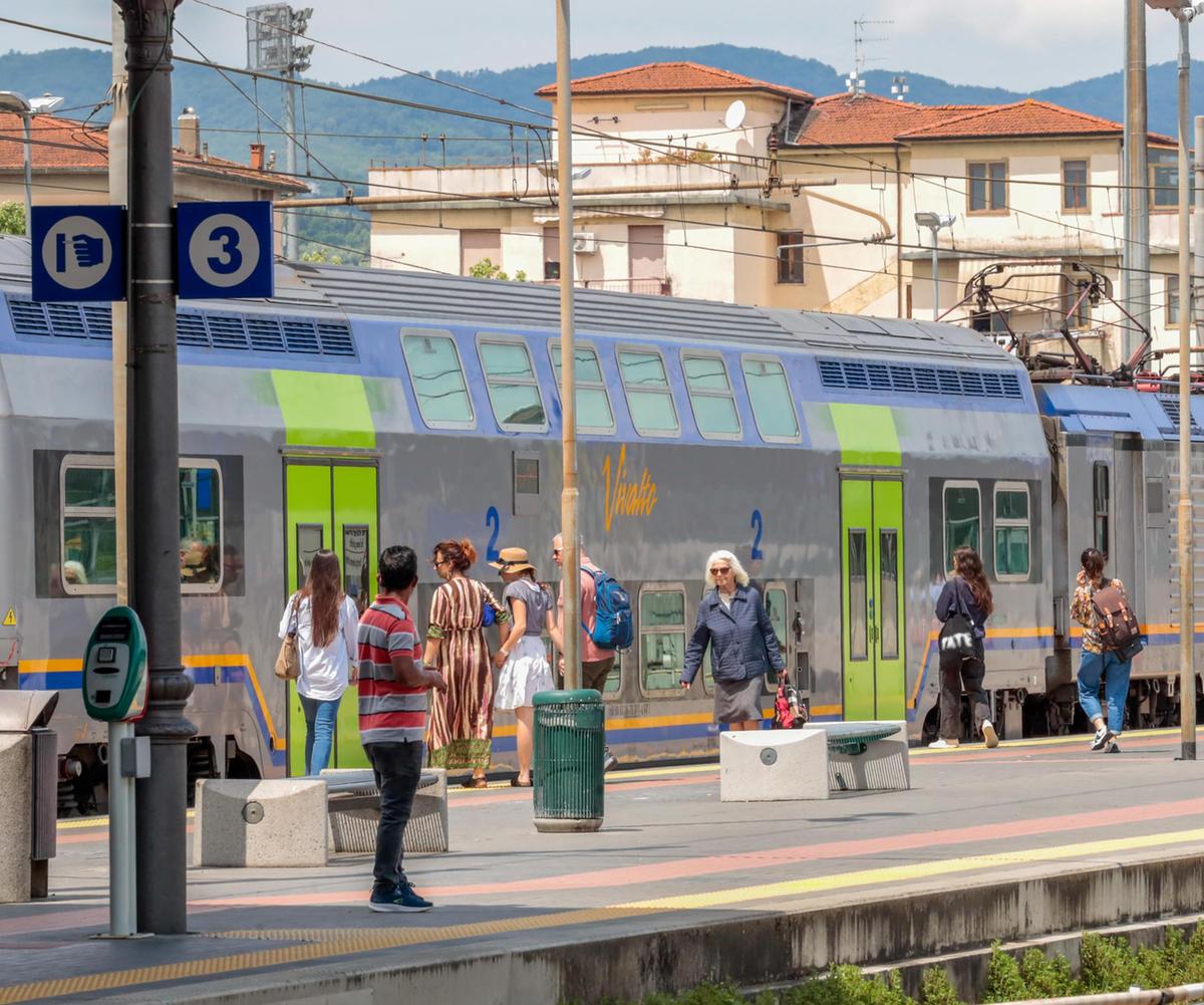 Il rischio linea lenta per i pendolari. Si apre la possibilità di una deroga Il rischio linea lenta per i pendolari. Si apre la possibilità di una deroga
