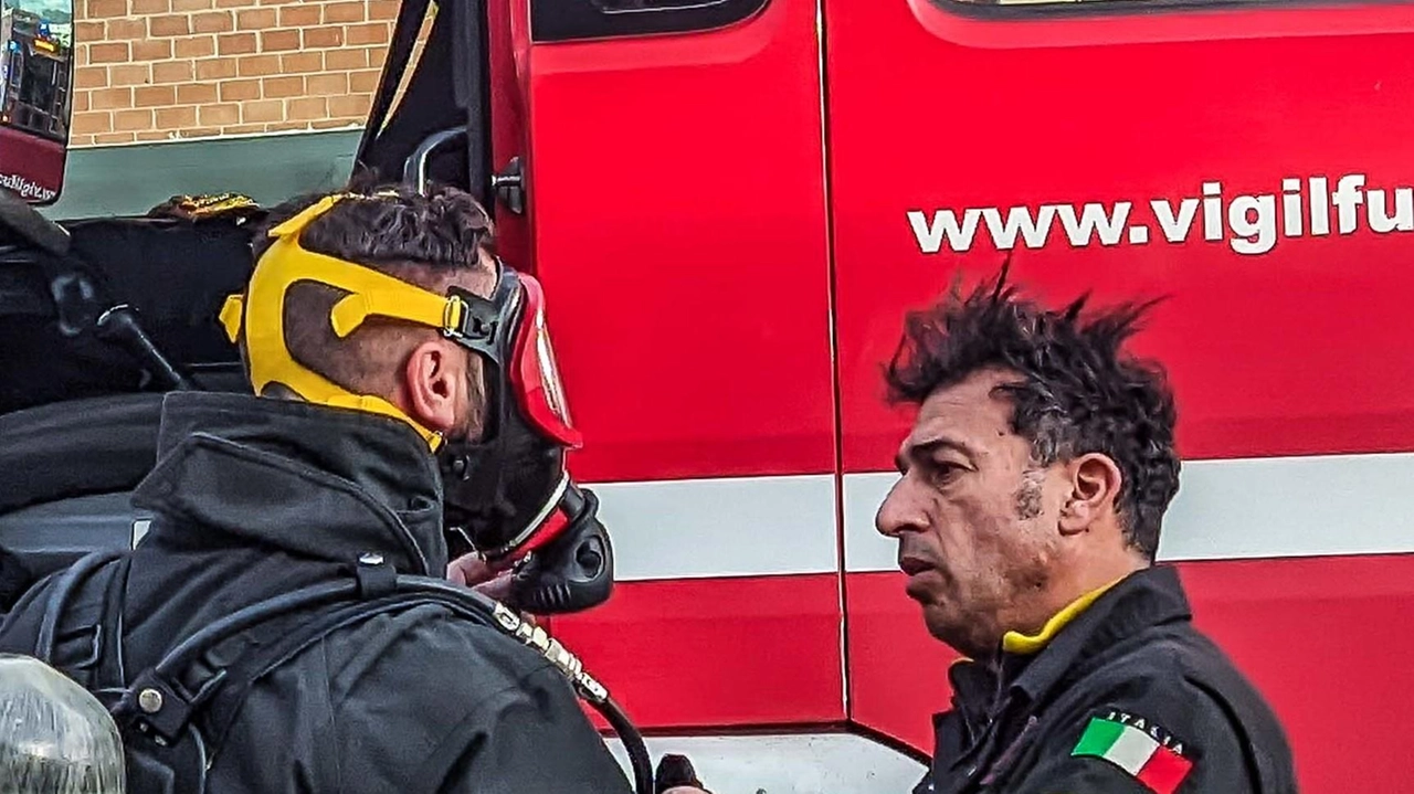 Week end senza pace, nelle Signe, fra incidenti, incendi e allarmi, che hanno messo a dura prova vigili del fuoco,... Week end senza pace, nelle Signe, fra incidenti, incendi e allarmi, che hanno messo a dura prova vigili del fuoco,...