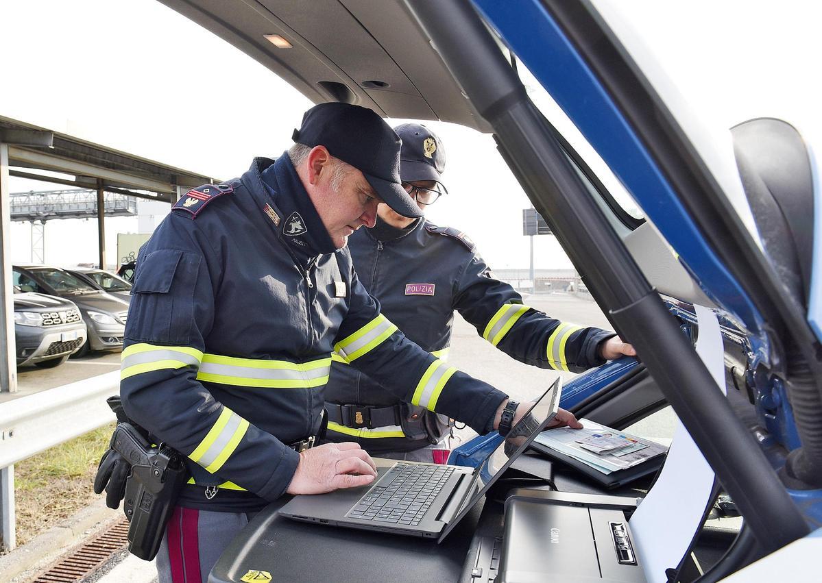 Ricercato internazionale arrestato in A1: scoperto durante un controllo Ricercato internazionale arrestato in A1: scoperto durante un controllo