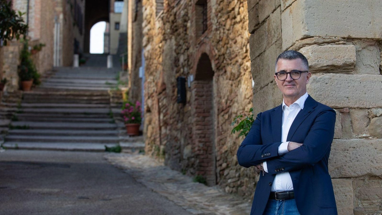 Il sindaco di Radicondoli Guarguaglini spiega «Vogliamo vedere attuati gli impegni per lo sviluppo del territorio, nell’equilibrio di tutti» Il sindaco di Radicondoli Guarguaglini spiega «Vogliamo vedere attuati gli impegni per lo sviluppo del territorio, nell’equilibrio di tutti»