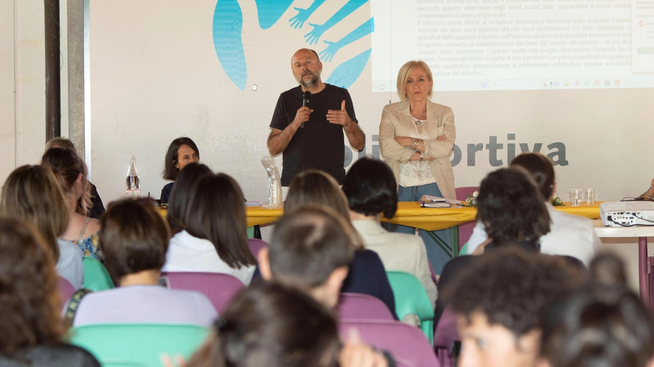 Ancora un segno positivo nel bilancio della Cooperativa Sociale Asad. Durante l’assemblea, la presidente Liana Cicchi ha presentato il bilancio... Ancora un segno positivo nel bilancio della Cooperativa Sociale Asad. Durante l’assemblea, la presidente Liana Cicchi ha presentato il bilancio...