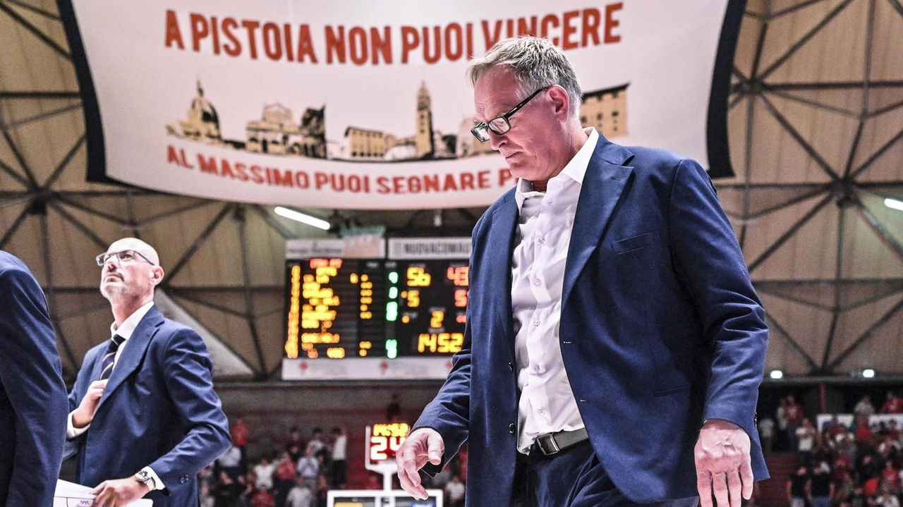 Dopo un passato da giocatore Ron Rowan nel 2024 è diventato il proprietario del Pistoia Basket Dopo un passato da giocatore Ron Rowan nel 2024 è diventato il proprietario del Pistoia Basket