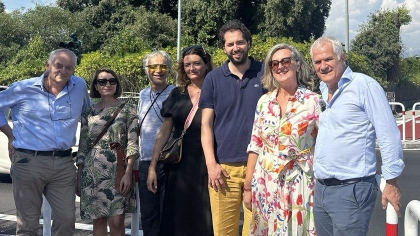 Il sindaco Pierucci (primo a destra) durante il sopralluogo per visionare la fine del cantiere Il sindaco Pierucci (primo a destra) durante il sopralluogo per visionare la fine del cantiere