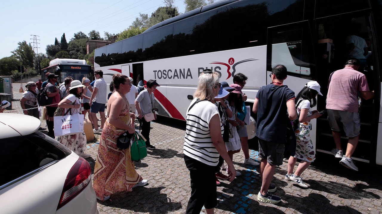 Foto Paolo Lazzeroni-Siena-: SERVIZIO NAVETTA BUS TURISTICI Foto Paolo Lazzeroni-Siena-: SERVIZIO NAVETTA BUS TURISTICI