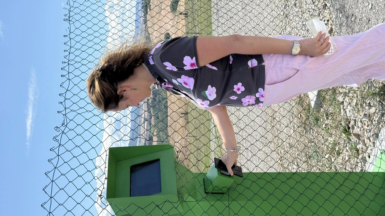 Da ieri è entrato in servizio il Maggiordomo verde, il totem elettronico che accoglie i visitatori alla discarica di Legoli