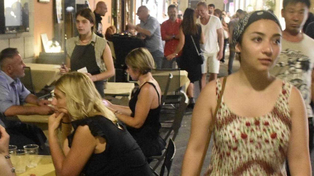Crescita dei locali di ristorazione in città: la movida in centro ha dato un notevole impulso Crescita dei locali di ristorazione in città: la movida in centro ha dato un notevole impulso
