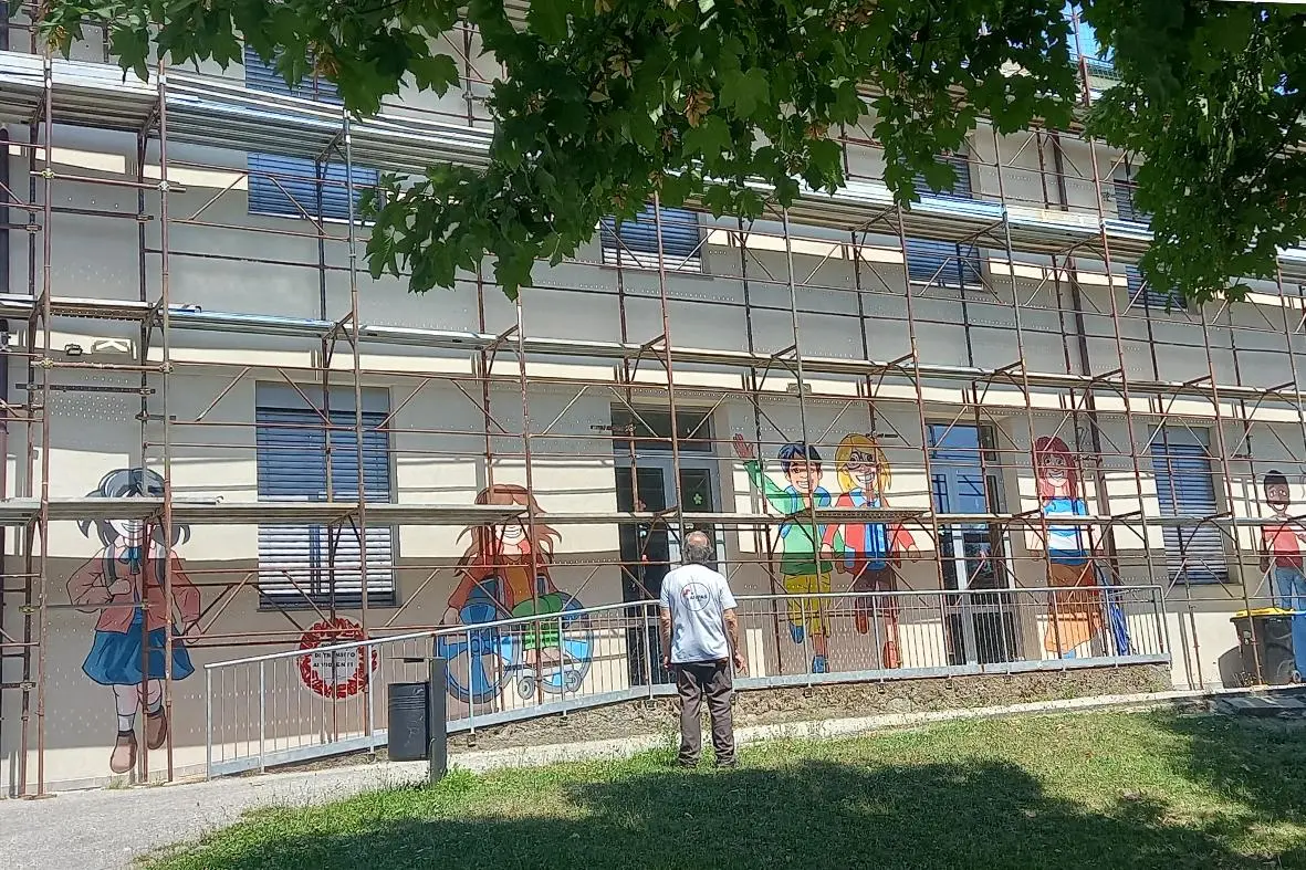 Pannelli fotovoltaici sulla scuola Anna Frank