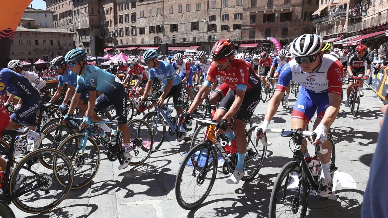 Nuove aree sosta, navette per il centro, e viabilità limitata. Tutte le misure in vista della tappa del 18 maggio . . Nuove aree sosta, navette per il centro, e viabilità limitata. Tutte le misure in vista della tappa del 18 maggio . .
