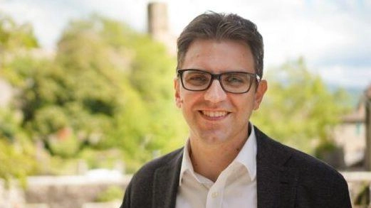 Federico Balocchi, sindaco di Santa Fiora, spiega l’iter necessario per attivare il servizio mensa della scuola media Federico Balocchi, sindaco di Santa Fiora, spiega l’iter necessario per attivare il servizio mensa della scuola media