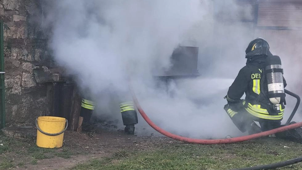 Paura a Monticiano in via 25 aprile. Sul posto anche carabinieri e Misericordia Paura a Monticiano in via 25 aprile. Sul posto anche carabinieri e Misericordia
