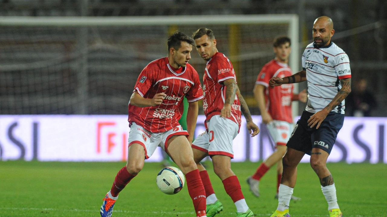 Emozioni al «Curi» con la partita che si sblocca nel secondo tempo (Fotoservizio Crocchioni)