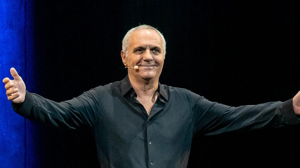 Verrà anche consegnato il "Città di Viareggio" a tre big dello spettacolo. Giorgio Panariello salirà sul palco insieme al sindaco Giorgio Del Ghingaro. Parlerà dei legami con la Versilia suoi e di Carlo Conti e Leonardo Pieraccioni. Verrà anche consegnato il "Città di Viareggio" a tre big dello spettacolo. Giorgio Panariello salirà sul palco insieme al sindaco Giorgio Del Ghingaro. Parlerà dei legami con la Versilia suoi e di Carlo Conti e Leonardo Pieraccioni.