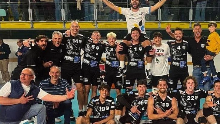 La rosa dell’Upc Sdh esulta dopo la vittoria corsara nel big match con Santa Croce