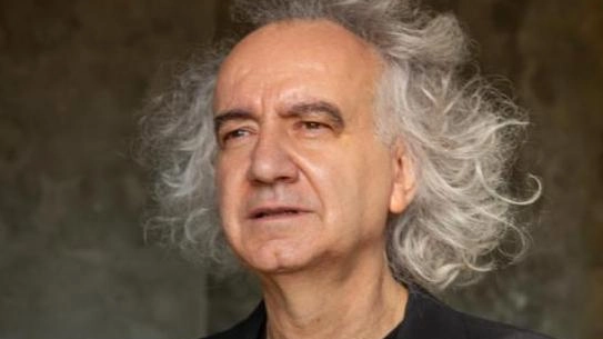 Da sinistra: Oreste Valente, gli artisti Piero Colombani e Carmen Bertacchi e Marco Pardini Da sinistra: Oreste Valente, gli artisti Piero Colombani e Carmen Bertacchi e Marco Pardini