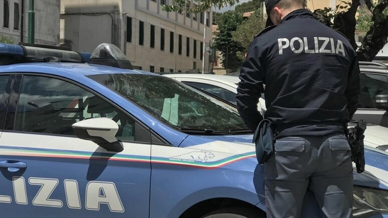 Polizia (Foto d'archivio) Polizia (Foto d'archivio)