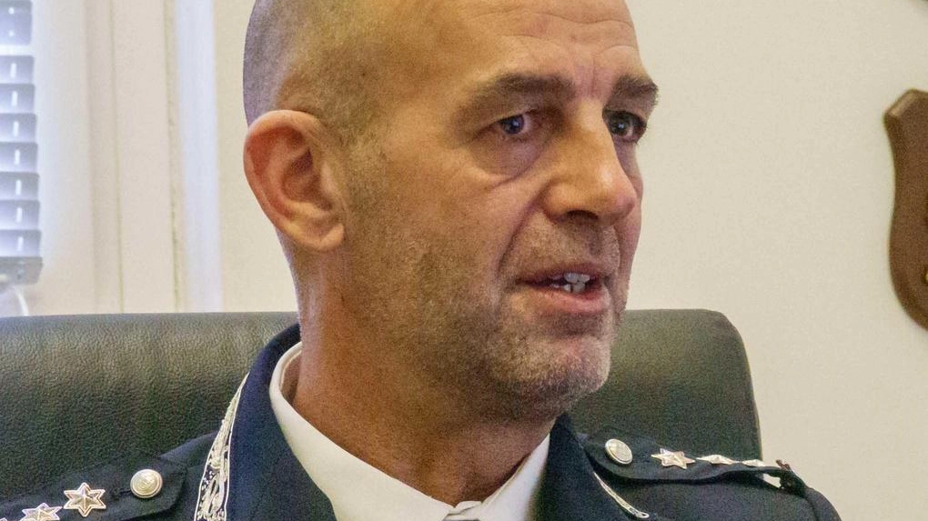 Ha individuato per il colpo una profumeria in via Veneto a poca distanza dal centro Kennedy. Ma la rapina...