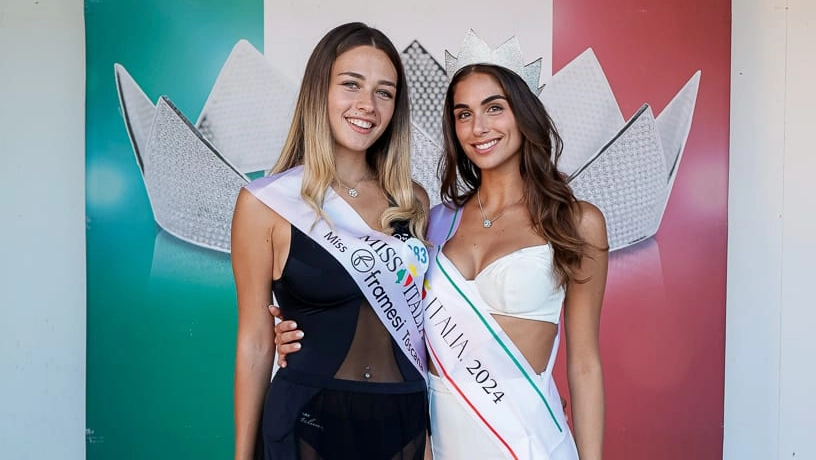 Chiara Festeggiante insieme all’altra senese Ofelia Passaponti Miss Italia Chiara Festeggiante insieme all’altra senese Ofelia Passaponti Miss Italia