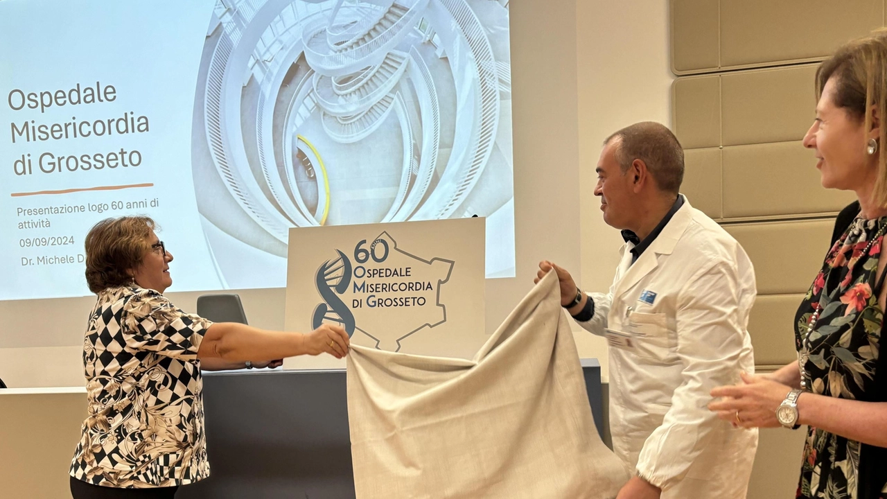 Il momento in cui è stato svelato il logo dei 60 anni dell’ospedale. Misericordia Il momento in cui è stato svelato il logo dei 60 anni dell’ospedale. Misericordia