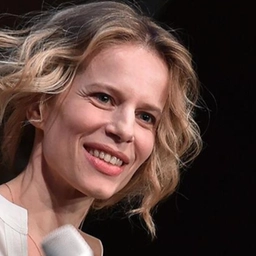 Sonia Bergamasco e l’Orchestra della Toscana omaggiano la poetessa Dina Ferri