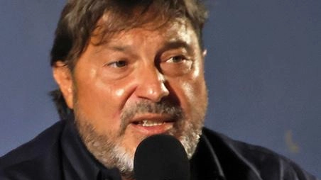 La prima relazione introduttiva sarà tenuta al Teatro Pacini dal giornalista Sigfrido Ranucci La prima relazione introduttiva sarà tenuta al Teatro Pacini dal giornalista Sigfrido Ranucci