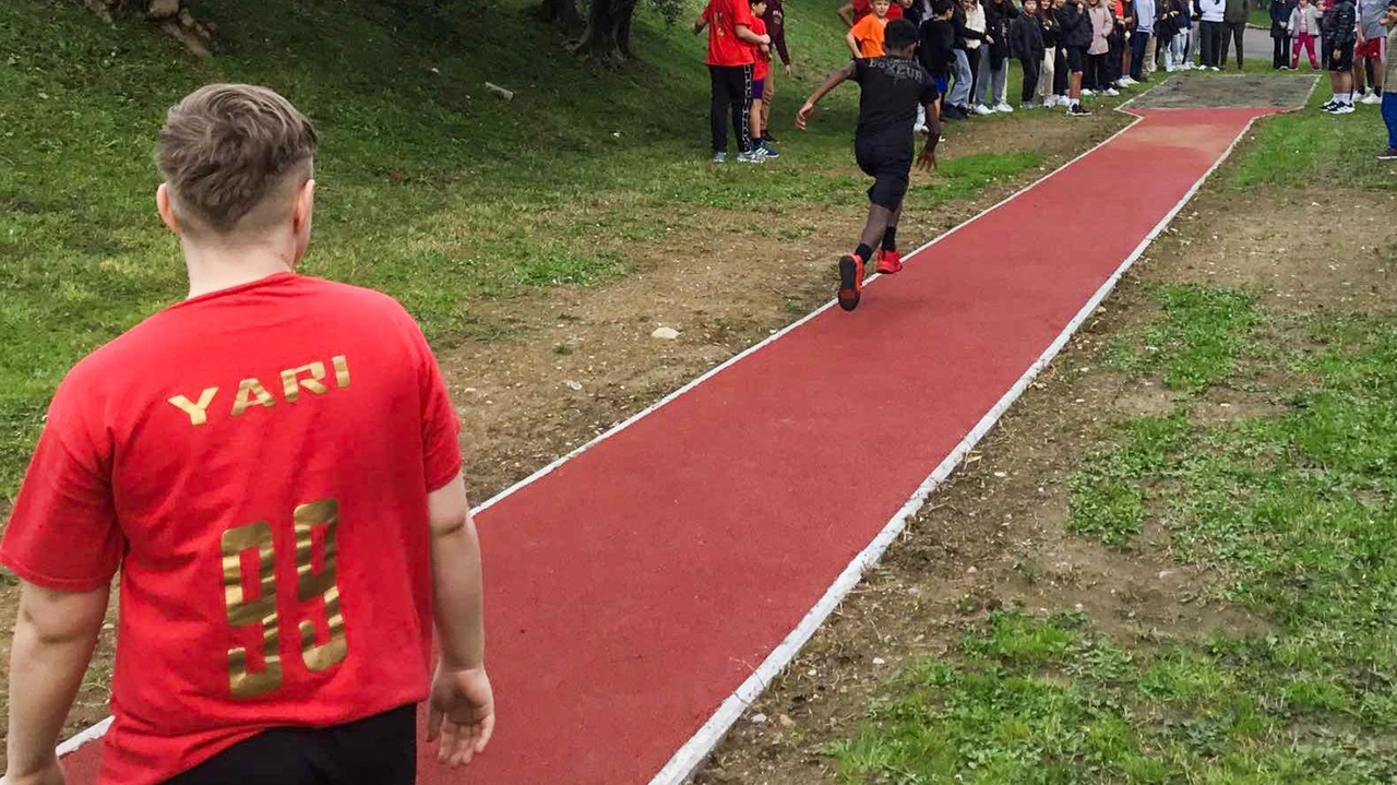 La nuova pista di salto in lungo progettata direttamente dagli studenti La nuova pista di salto in lungo progettata direttamente dagli studenti