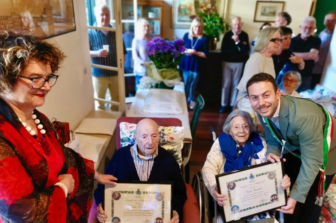 La festa per i 100 anni dei gemelli Anzidei con il sindaco di Bagno a Ripoli Francesco Pignotti