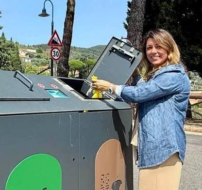 https://www.lanazione.it/image-service/view/acePublic/alias/contentid/NWU3ZjU5MGItNGFjNS00/0/la-differenziata-fa-un-balzo-in-avanti-e-sale-al-71.jpeg?f=1.90:1&w=1200