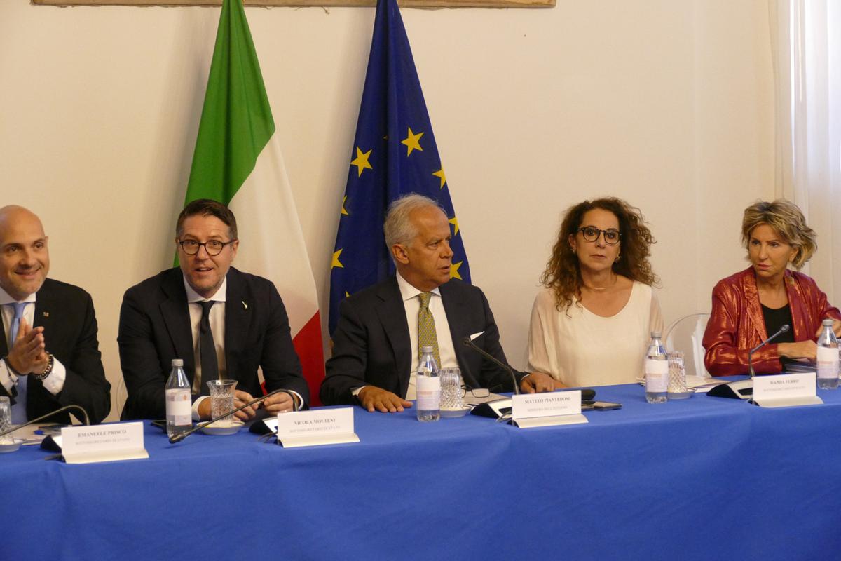 Sicurezza, Piantedosi a Prato: “Rafforzeremo le strutture operative e investigative”