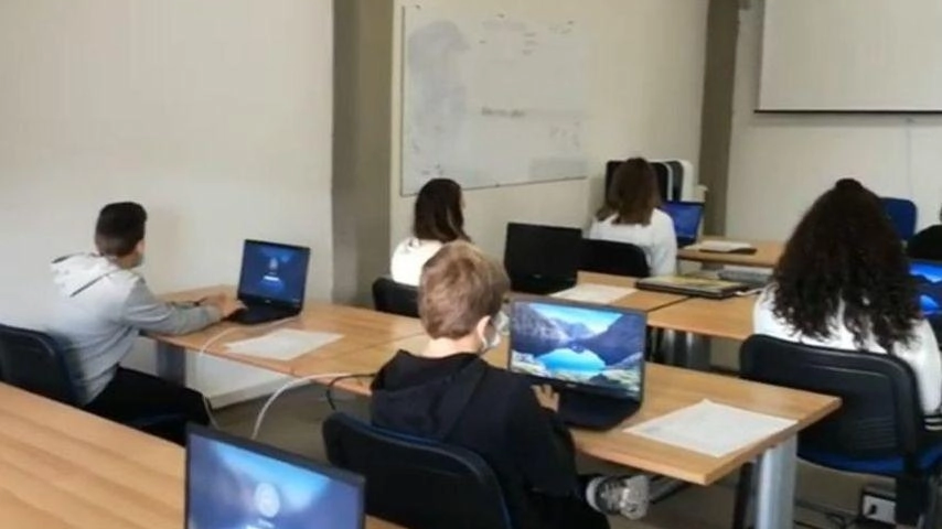 Le nuove tecnologie possono aiutare molto anche a creare un clima collaborativo Le nuove tecnologie possono aiutare molto anche a creare un clima collaborativo