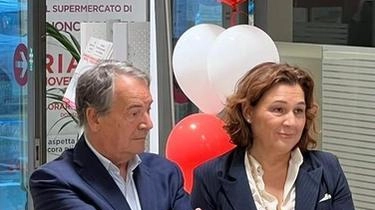 Taglio del nastro del punto vendita Coop di Buonconvento che è stato completamente rifatto Taglio del nastro del punto vendita Coop di Buonconvento che è stato completamente rifatto