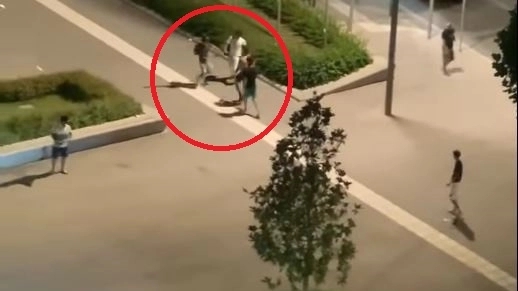 Un fermo immagine del video che Alberto Bozzi, vicepresidente del comitato della Stazione, ha girato e diffuso sui social Un fermo immagine del video che Alberto Bozzi, vicepresidente del comitato della Stazione, ha girato e diffuso sui social