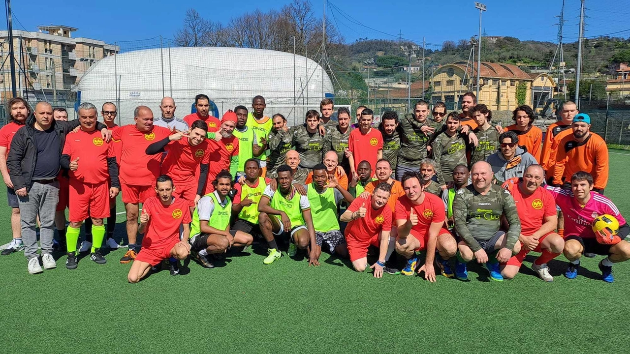 Foto di gruppo per le quattro squadre partecipanti al ’Torneo di San Giuseppe - Golfo dei Poeti’ organizzato al centro sportivo La Pianta