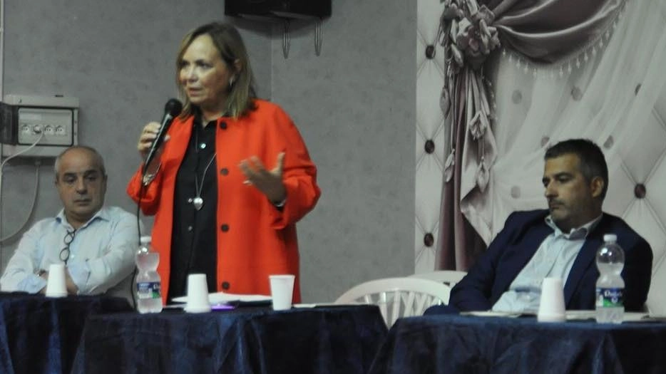 La sindaca Susanna Cenni durante l’assemblea pubblica organizzata con i residenti a Bellavista La sindaca Susanna Cenni durante l’assemblea pubblica organizzata con i residenti a Bellavista