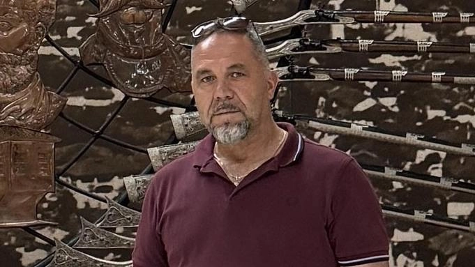 Artan “Tony“ Kaja aveva 52 anni e abitava a Lunata: lascia nel dolore la moglie Aurora e i due figli Manuel e Alessio Artan “Tony“ Kaja aveva 52 anni e abitava a Lunata: lascia nel dolore la moglie Aurora e i due figli Manuel e Alessio