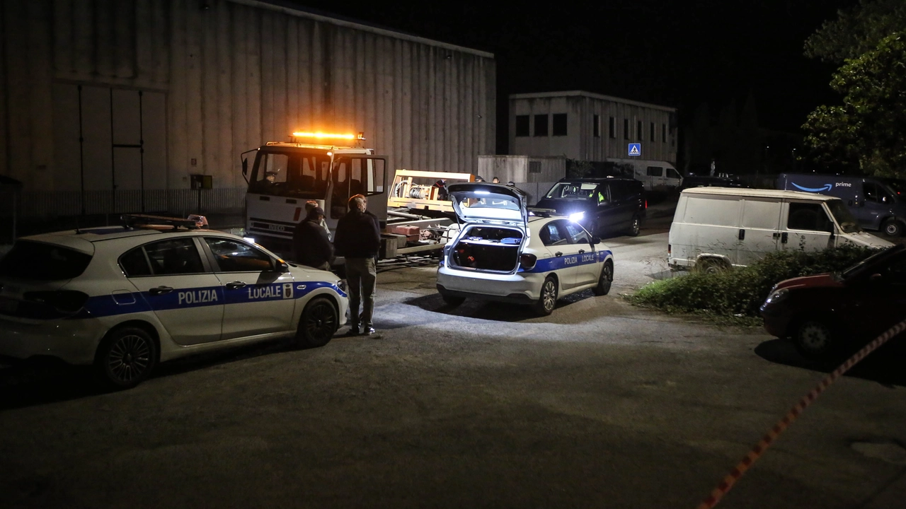 La tragedia si è consumata nel tardo pomeriggio di ieri, in un parcheggio a Sant’Andrea delle Fratte La tragedia si è consumata nel tardo pomeriggio di ieri, in un parcheggio a Sant’Andrea delle Fratte