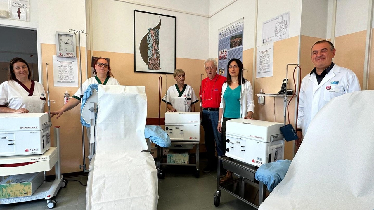 CASTEL DEL PIANO Il Centro trasfusionale dell’ospedale di Castel del Piano si rafforza con una nuova dotazione: salgono a tre le... CASTEL DEL PIANO Il Centro trasfusionale dell’ospedale di Castel del Piano si rafforza con una nuova dotazione: salgono a tre le...